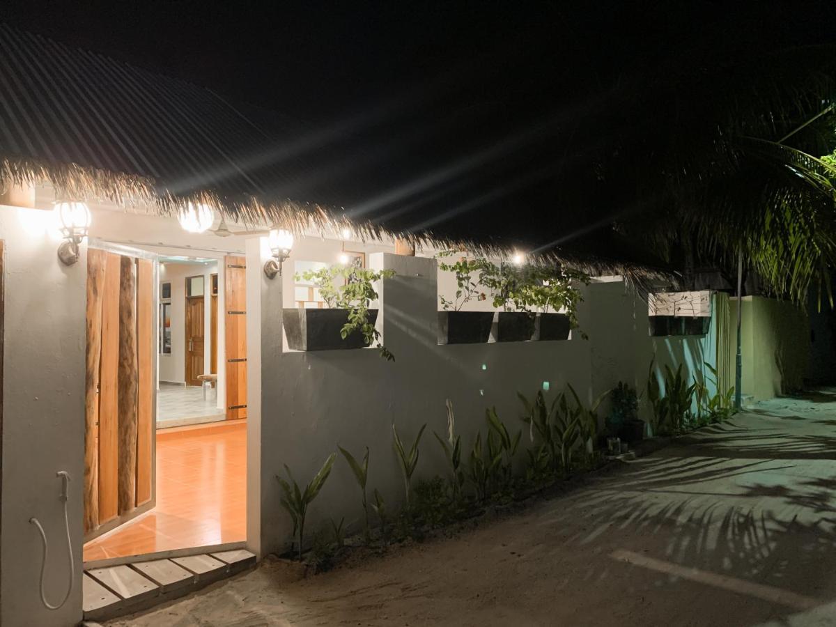 Fins Dive And Leisure Hotel Rasdhoo Экстерьер фото